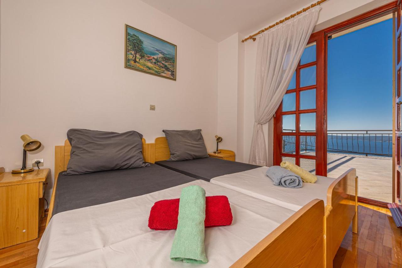 Apartments Francoise Crikvenica Bagian luar foto