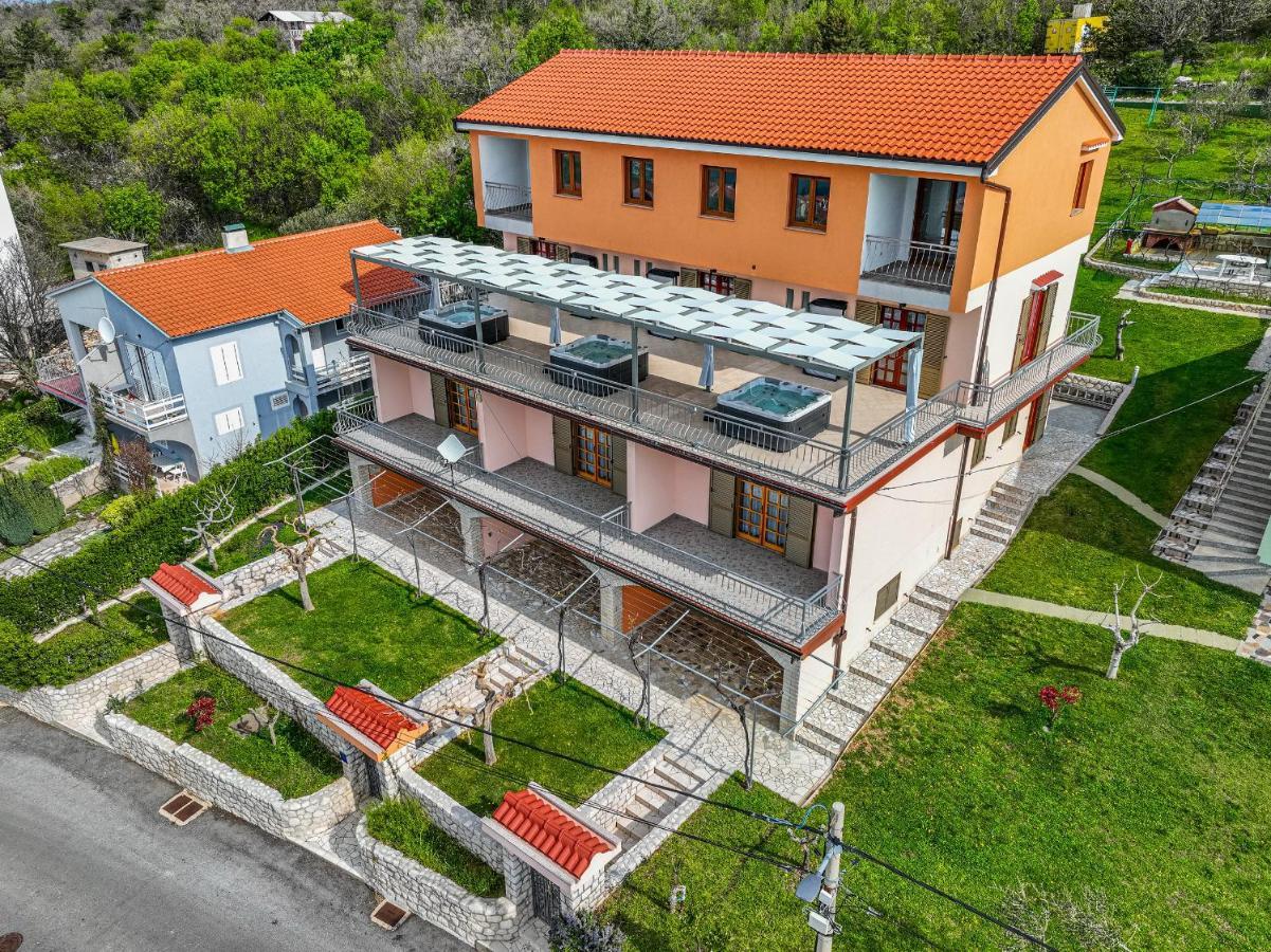 Apartments Francoise Crikvenica Bagian luar foto