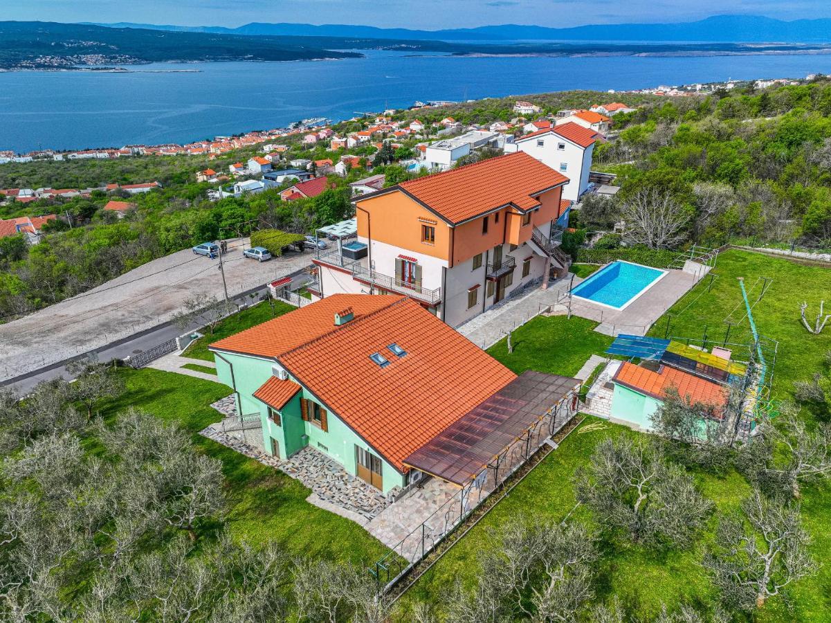 Apartments Francoise Crikvenica Bagian luar foto