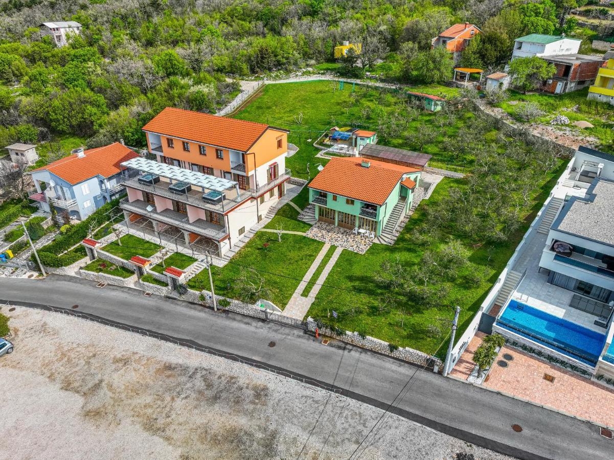 Apartments Francoise Crikvenica Bagian luar foto