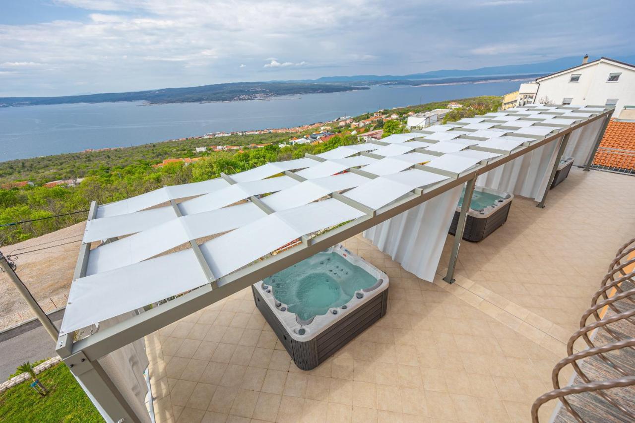 Apartments Francoise Crikvenica Bagian luar foto