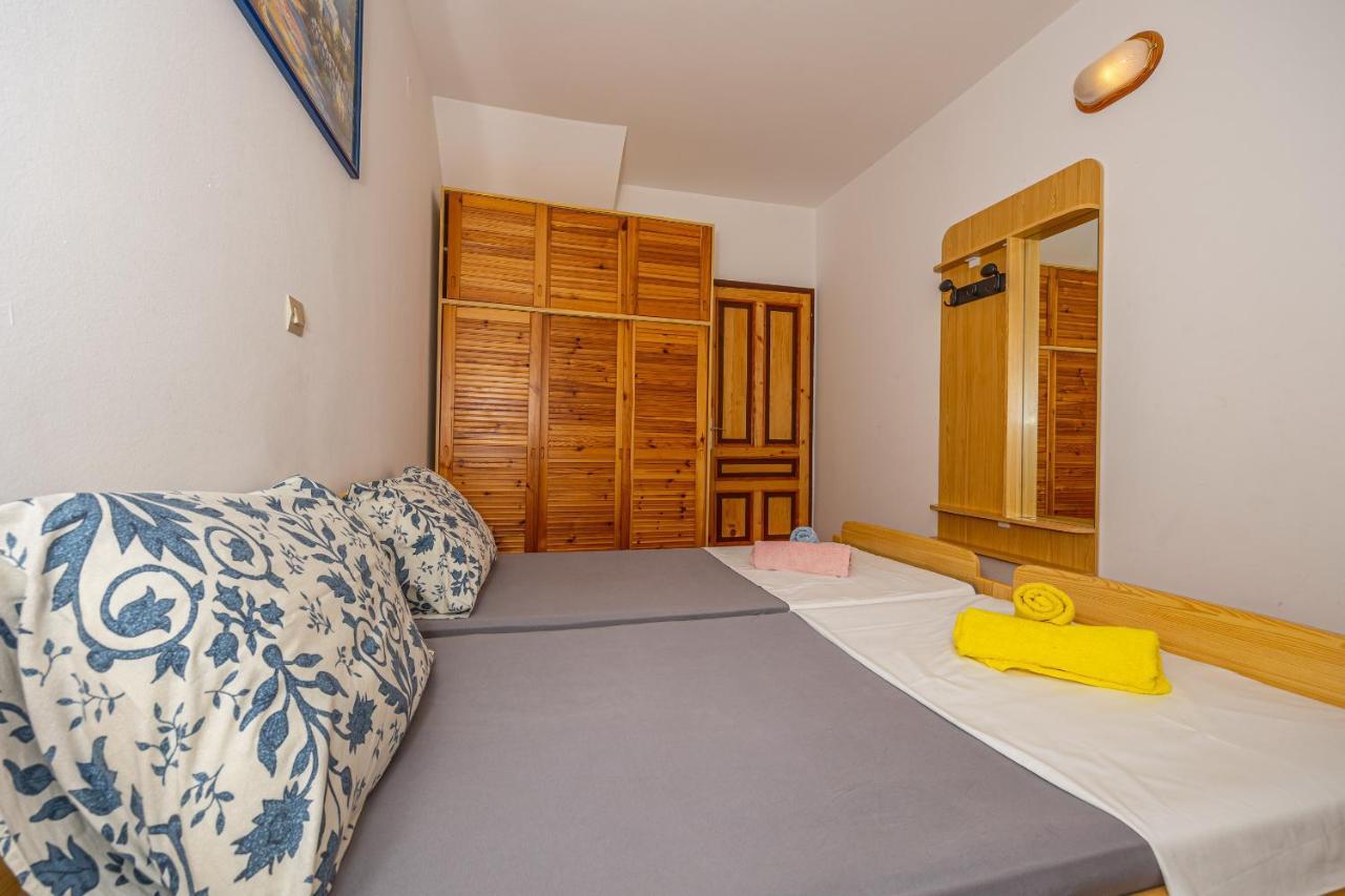 Apartments Francoise Crikvenica Bagian luar foto