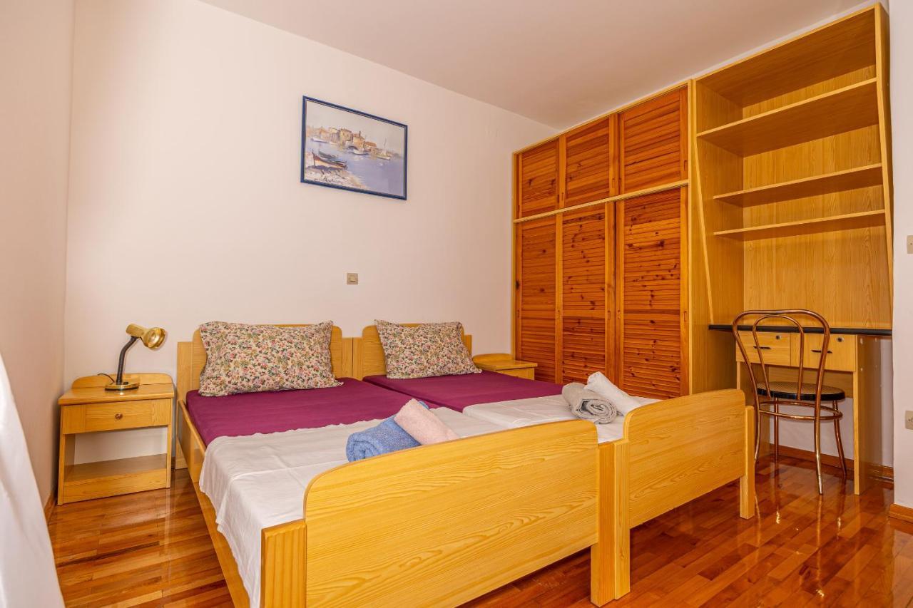 Apartments Francoise Crikvenica Bagian luar foto