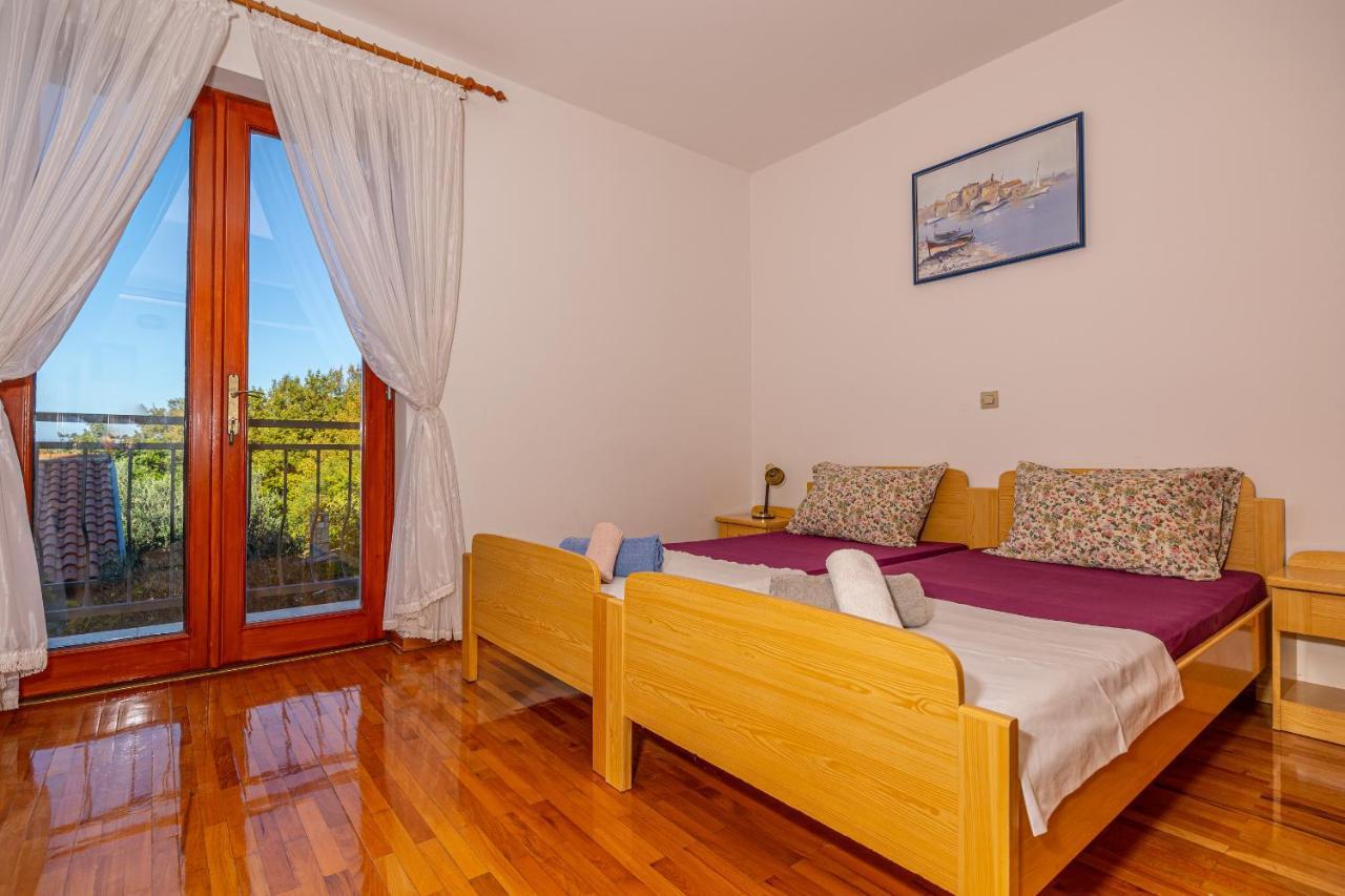 Apartments Francoise Crikvenica Bagian luar foto