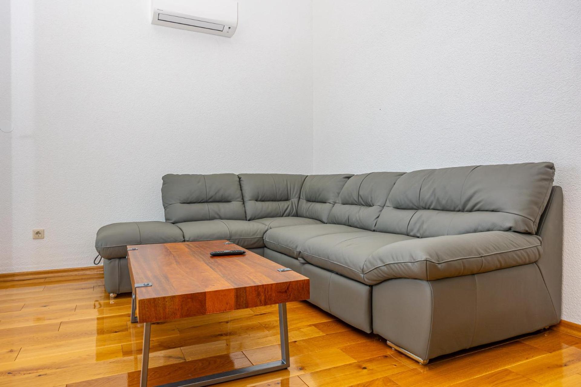Apartments Francoise Crikvenica Bagian luar foto