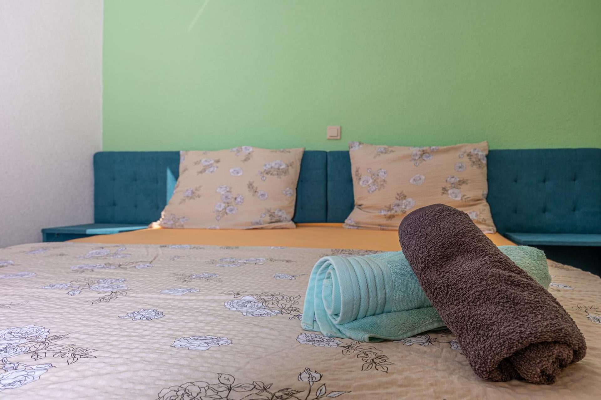 Apartments Francoise Crikvenica Bagian luar foto